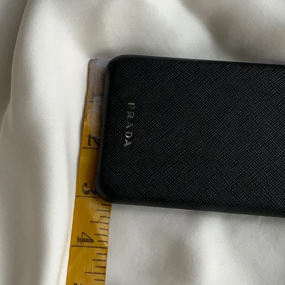 PRADA phone case - Picture 8 of 8